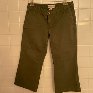 Old Navy capri pants size 4.
